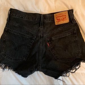 Levi Black Shorts